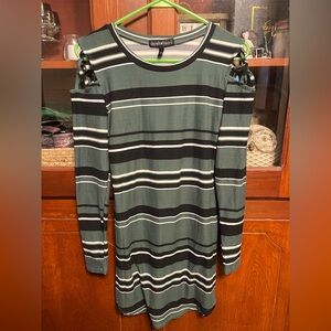 Derek Heart green and black dress Size: M